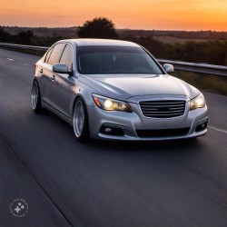 Carro  gris clásico